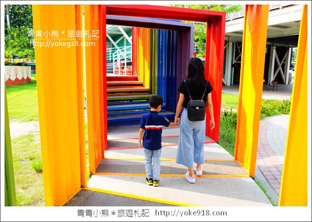屏東景點》青創聚落．彩虹貨櫃屋市集~彩虹步道拍照去 @青青小熊＊旅遊札記