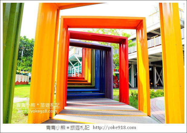 屏東景點》青創聚落．彩虹貨櫃屋市集~彩虹步道拍照去 @青青小熊＊旅遊札記