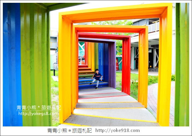 屏東景點》青創聚落．彩虹貨櫃屋市集~彩虹步道拍照去 @青青小熊＊旅遊札記