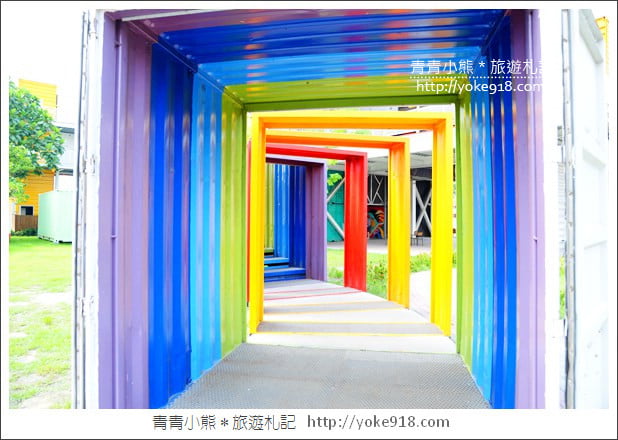 屏東景點》青創聚落．彩虹貨櫃屋市集~彩虹步道拍照去 @青青小熊＊旅遊札記