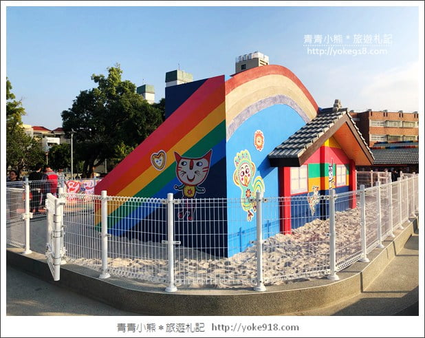 台中必去景點》彩虹眷村.南屯干城六村~繽紛的彩紅巷好吸睛 @青青小熊*旅遊札記 台中必去景點》彩虹眷村.南屯干城六村~繽紛的彩紅巷好吸睛 @青青小熊*旅遊札記