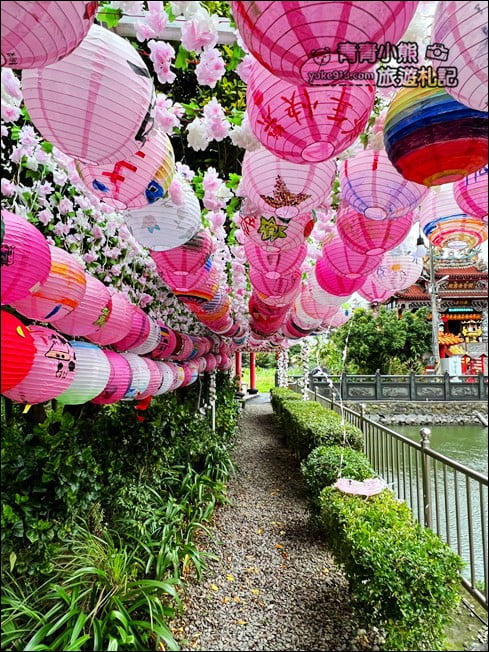 新北景點》三峽廣行宮燈節，這裡也有巨大天燈~還有粉嫩燈籠隧道 @青青小熊＊旅遊札記