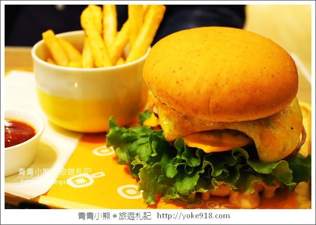 台中甜點店》Woosa屋莎鬆餅屋.甜點控必吃~像雲朵般的美味鬆餅 @青青小熊*旅遊札記 台中甜點店》Woosa屋莎鬆餅屋.甜點控必吃~像雲朵般的美味鬆餅 @青青小熊*旅遊札記