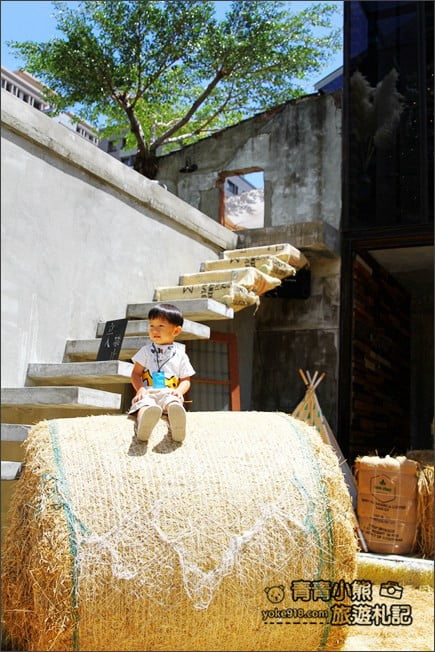 台中新景點》堅果小巷咖啡廳.早午餐店藏有稻草捲,台中拍照打卡新熱點 @青青小熊*旅遊札記 台中新景點》堅果小巷咖啡廳.早午餐店藏有稻草捲,台中拍照打卡新熱點 @青青小熊*旅遊札記