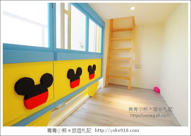 台南親子民宿》台南Fun假旅店．超浮誇溜滑梯親子民宿~把扭蛋機都搬進來 @青青小熊＊旅遊札記