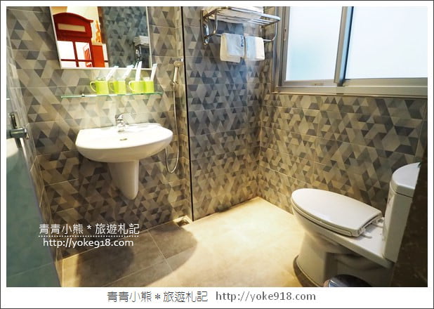 台南親子民宿》台南Fun假旅店．超浮誇溜滑梯親子民宿~把扭蛋機都搬進來 @青青小熊＊旅遊札記