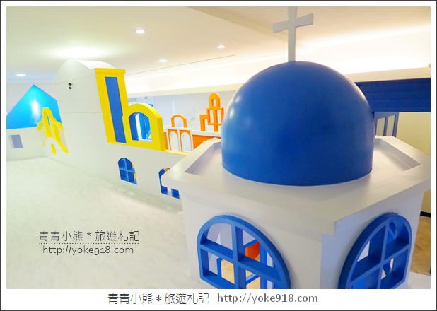 台南親子民宿》台南Fun假旅店．超浮誇溜滑梯親子民宿~把扭蛋機都搬進來 @青青小熊＊旅遊札記