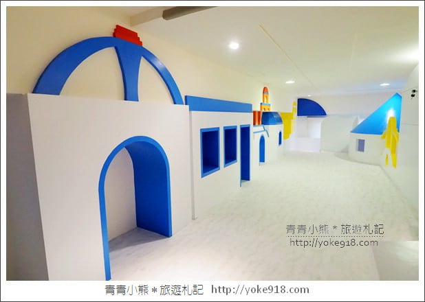 台南親子民宿》台南Fun假旅店．超浮誇溜滑梯親子民宿~把扭蛋機都搬進來 @青青小熊＊旅遊札記