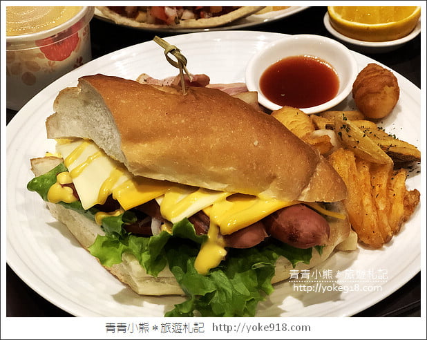 台中MOTEL》天韻旅店新開幕.擁有大浴池豪華房型~情侶住宿推薦 @青青小熊*旅遊札記 台中MOTEL》天韻旅店新開幕.擁有大浴池豪華房型~情侶住宿推薦 @青青小熊*旅遊札記