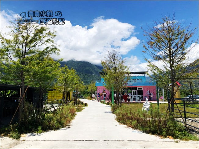 花蓮景點》Pony咖啡．天空中的漂浮夢幻天梯，還有庭園造景、小動物 @青青小熊＊旅遊札記