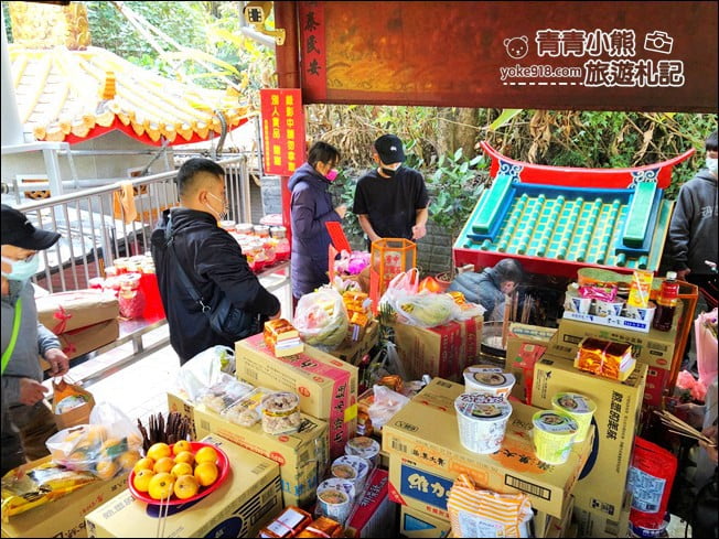 南投景點》中寮泡麵土地公.超靈驗石龍宮~全台唯一的24小時開放的泡麵土地公 @青青小熊*旅遊札記 南投景點》中寮泡麵土地公.超靈驗石龍宮~全台唯一的24小時開放的泡麵土地公 @青青小熊*旅遊札記