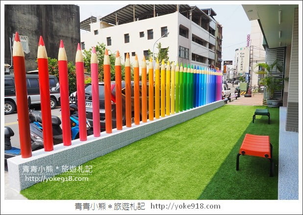 苗栗新景點》7-11新苗中門市.繽紛的彩色筆小七~超好拍打卡點 @青青小熊*旅遊札記 苗栗新景點》7-11新苗中門市.繽紛的彩色筆小七~超好拍打卡點 @青青小熊*旅遊札記