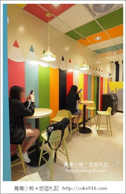 苗栗新景點》7-11新苗中門市.繽紛的彩色筆小七~超好拍打卡點 @青青小熊*旅遊札記 苗栗新景點》7-11新苗中門市.繽紛的彩色筆小七~超好拍打卡點 @青青小熊*旅遊札記