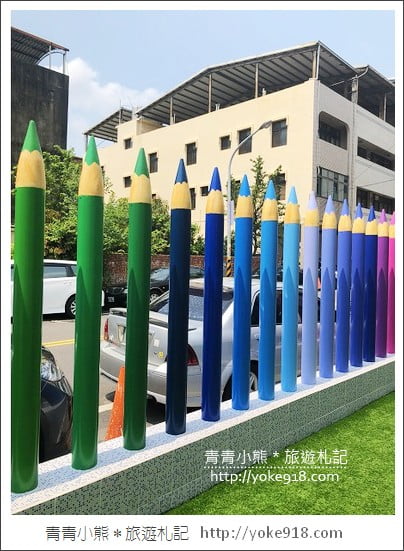 苗栗新景點》7-11新苗中門市．繽紛的彩色筆小七~超好拍打卡點 @青青小熊＊旅遊札記