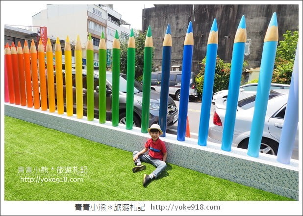 苗栗新景點》7-11新苗中門市．繽紛的彩色筆小七~超好拍打卡點 @青青小熊＊旅遊札記