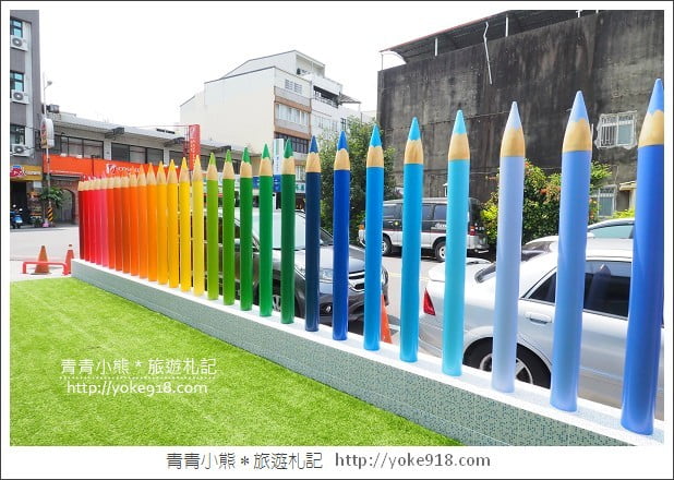 苗栗新景點》7-11新苗中門市．繽紛的彩色筆小七~超好拍打卡點 @青青小熊＊旅遊札記