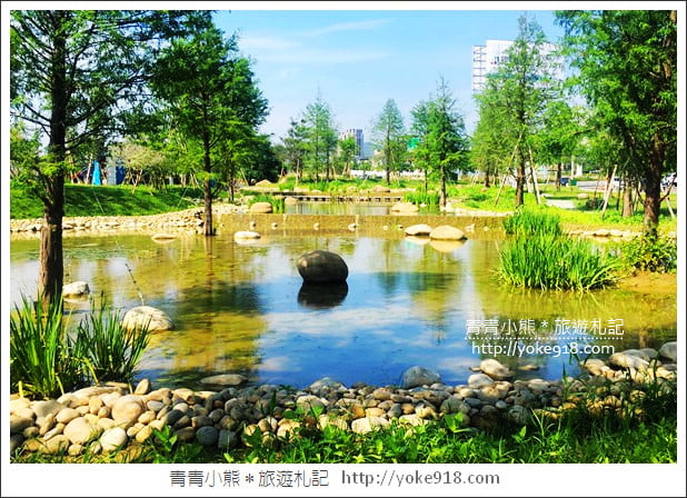台中新景點》鉅虹建設自然共生建築基地．最新IG打卡點~一起散步去 @青青小熊＊旅遊札記