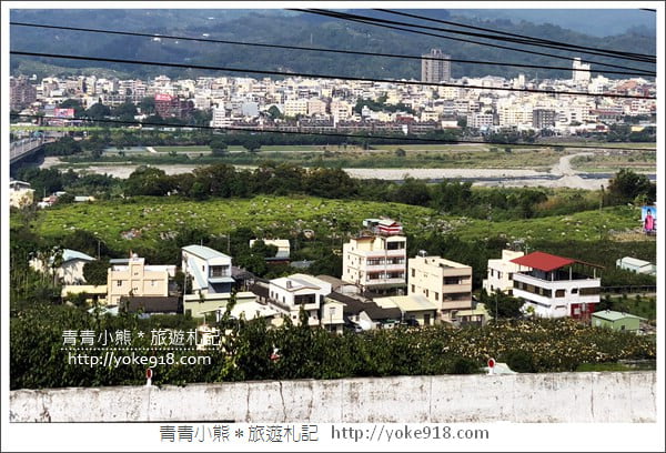 台中景點》彩虹山舍.石岡景觀餐廳~彩虹筆.紅裙造景好繽紛 @青青小熊*旅遊札記 台中景點》彩虹山舍.石岡景觀餐廳~彩虹筆.紅裙造景好繽紛 @青青小熊*旅遊札記