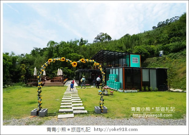 苗栗景點》公館Doo coffee景觀咖啡廳．小法鬥.彩虹三角屋好可愛 @青青小熊＊旅遊札記