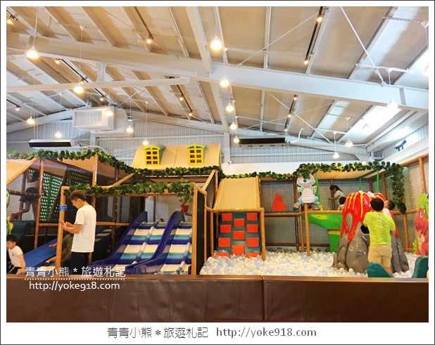 台中新景點》小島3.5度Island Aurora．親子餐廳~室內沙坑遊戲場好好玩 @青青小熊＊旅遊札記