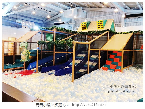 台中新景點》小島3.5度Island Aurora．親子餐廳~室內沙坑遊戲場好好玩 @青青小熊＊旅遊札記