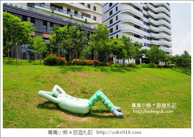 台中大里景點》東湖公園.熊超人.沉思巨人~可愛的裝置藝術大集合 @青青小熊*旅遊札記 台中大里景點》東湖公園.熊超人.沉思巨人~可愛的裝置藝術大集合 @青青小熊*旅遊札記