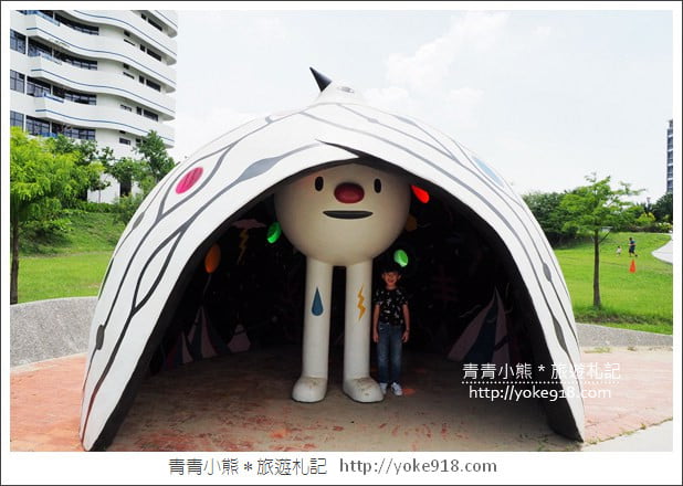 台中大里景點》東湖公園.熊超人.沉思巨人~可愛的裝置藝術大集合 @青青小熊*旅遊札記 台中大里景點》東湖公園.熊超人.沉思巨人~可愛的裝置藝術大集合 @青青小熊*旅遊札記