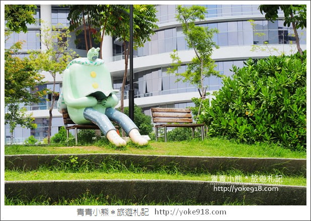 台中大里景點》東湖公園.熊超人.沉思巨人~可愛的裝置藝術大集合 @青青小熊*旅遊札記 台中大里景點》東湖公園.熊超人.沉思巨人~可愛的裝置藝術大集合 @青青小熊*旅遊札記