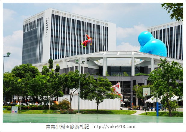 台中大里景點》東湖公園．熊超人.沉思巨人~可愛的裝置藝術大集合 @青青小熊＊旅遊札記