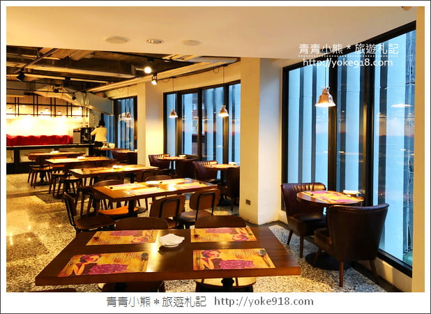 台中住宿》1969藍天飯店．華麗的行李箱牆&設計風房型好吸睛 @青青小熊＊旅遊札記