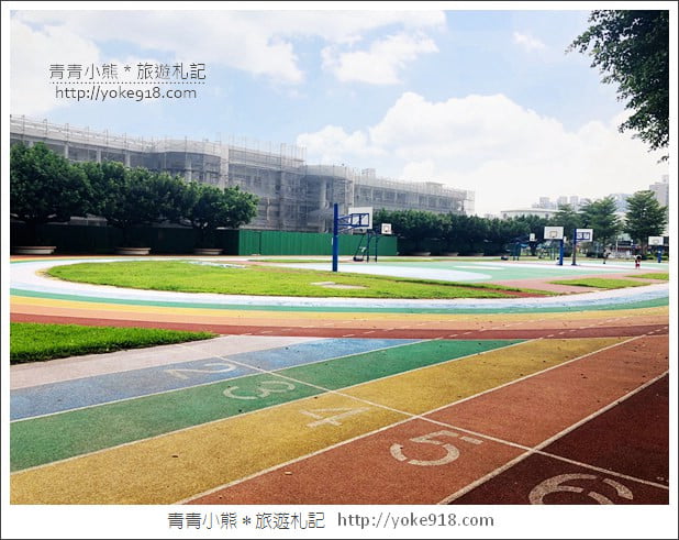 台中IG景點》大里內新國小.彩虹跑道/藍白風建築~這裡也好拍 @青青小熊*旅遊札記 台中IG景點》大里內新國小.彩虹跑道/藍白風建築~這裡也好拍 @青青小熊*旅遊札記