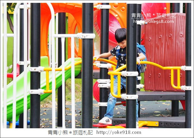 台中IG景點》大里內新國小.彩虹跑道/藍白風建築~這裡也好拍 @青青小熊*旅遊札記 台中IG景點》大里內新國小.彩虹跑道/藍白風建築~這裡也好拍 @青青小熊*旅遊札記