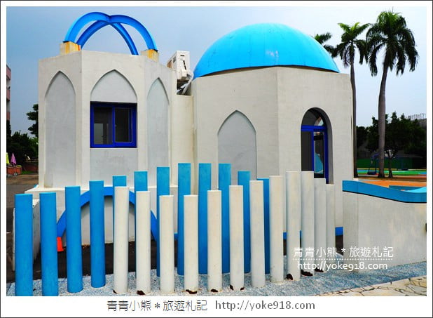 台中IG景點》大里內新國小．彩虹跑道/藍白風建築~這裡也好拍 @青青小熊＊旅遊札記