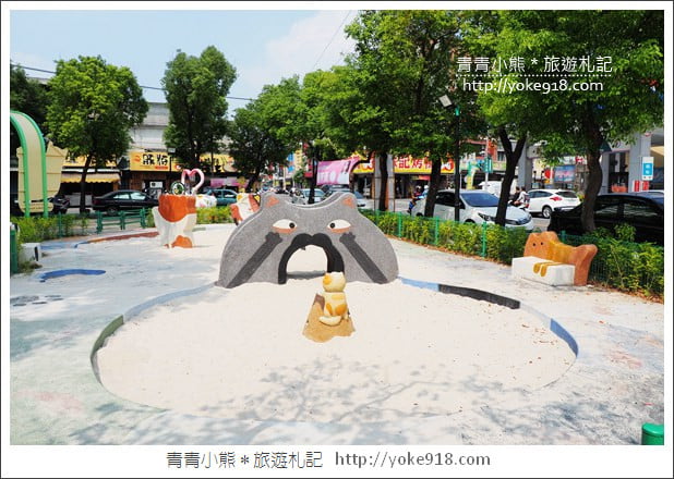 嘉義景點》民雄打貓親子廣場．貓咪主題公園~有沙坑、迷你攀岩兒童設施 @青青小熊＊旅遊札記