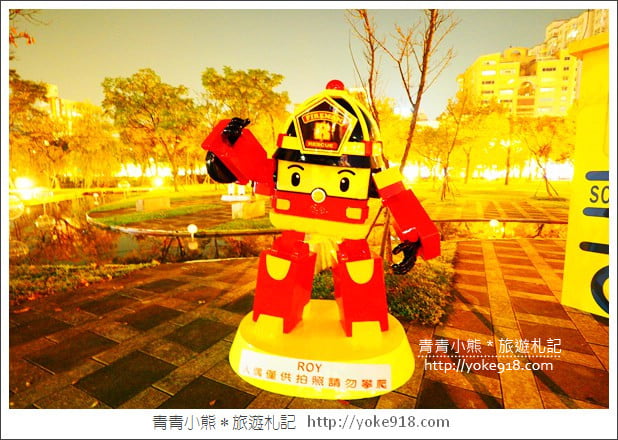台北2018新北耶誕城》歡樂耶誕城．夢幻燈海.3D光雕秀.粉紅玫瑰星橋浪漫登場 @青青小熊＊旅遊札記