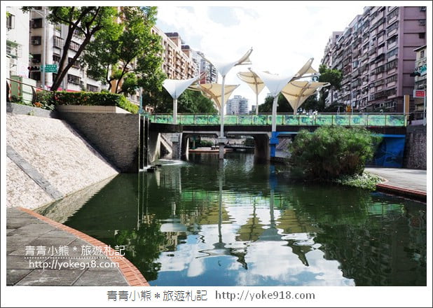台北景點》新莊中港大排彩繪．積木水上步道,3D立體彩繪~親子同遊好去處 @青青小熊＊旅遊札記