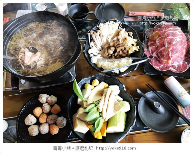 台中新社美食》菇神觀景複合式餐飲.冬菇土雞鍋~滿滿菇香的好味道 @青青小熊*旅遊札記 台中新社美食》菇神觀景複合式餐飲.冬菇土雞鍋~滿滿菇香的好味道 @青青小熊*旅遊札記