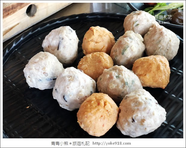 台中新社美食》菇神觀景複合式餐飲.冬菇土雞鍋~滿滿菇香的好味道 @青青小熊*旅遊札記 台中新社美食》菇神觀景複合式餐飲.冬菇土雞鍋~滿滿菇香的好味道 @青青小熊*旅遊札記
