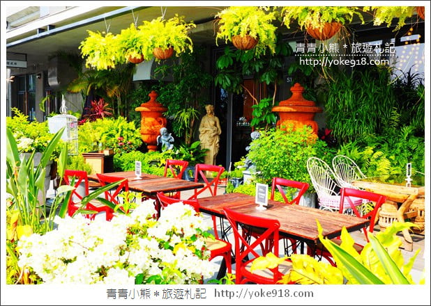 高雄景點》棧貳庫棧伍庫.白色旋轉木馬/摩艾像出沒~拍照散步好去處 @青青小熊*旅遊札記 高雄景點》棧貳庫棧伍庫.白色旋轉木馬/摩艾像出沒~拍照散步好去處 @青青小熊*旅遊札記