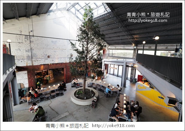 高雄景點》棧貳庫棧伍庫．白色旋轉木馬/摩艾像出沒~拍照散步好去處 @青青小熊＊旅遊札記