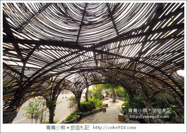 高雄景點》棧貳庫棧伍庫.白色旋轉木馬/摩艾像出沒~拍照散步好去處 @青青小熊*旅遊札記 高雄景點》棧貳庫棧伍庫.白色旋轉木馬/摩艾像出沒~拍照散步好去處 @青青小熊*旅遊札記