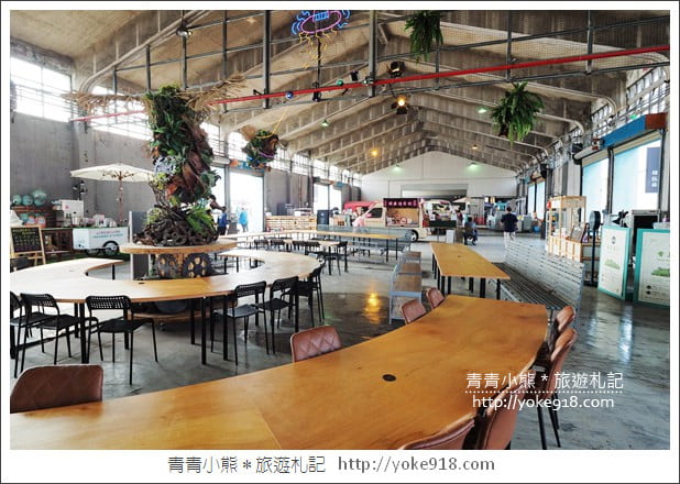 高雄景點》棧貳庫棧伍庫．白色旋轉木馬/摩艾像出沒~拍照散步好去處 @青青小熊＊旅遊札記