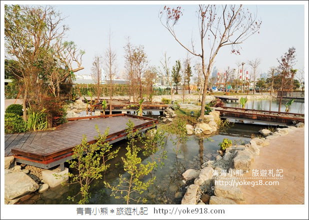 高雄景點》棧貳庫棧伍庫.白色旋轉木馬/摩艾像出沒~拍照散步好去處 @青青小熊*旅遊札記 高雄景點》棧貳庫棧伍庫.白色旋轉木馬/摩艾像出沒~拍照散步好去處 @青青小熊*旅遊札記
