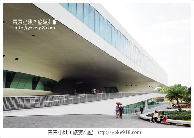 高雄新景點》衛武營國家藝術文化中心.時尚前衛的現代空間 @青青小熊*旅遊札記 高雄新景點》衛武營國家藝術文化中心.時尚前衛的現代空間 @青青小熊*旅遊札記