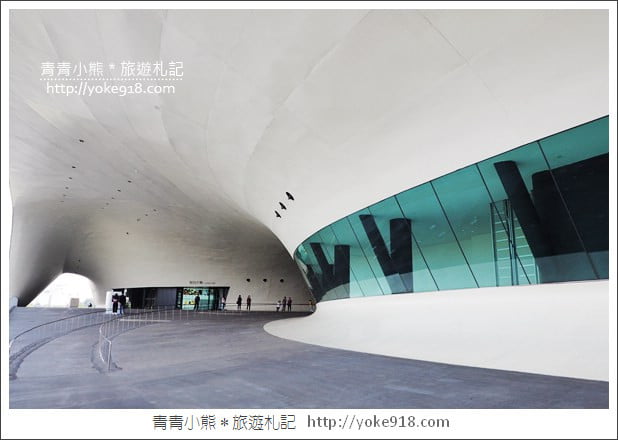 高雄新景點》衛武營國家藝術文化中心.時尚前衛的現代空間 @青青小熊*旅遊札記 高雄新景點》衛武營國家藝術文化中心.時尚前衛的現代空間 @青青小熊*旅遊札記