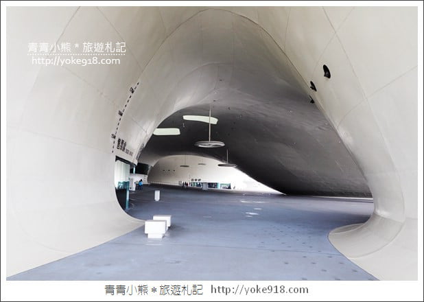 高雄新景點》衛武營國家藝術文化中心.時尚前衛的現代空間 @青青小熊*旅遊札記 高雄新景點》衛武營國家藝術文化中心.時尚前衛的現代空間 @青青小熊*旅遊札記