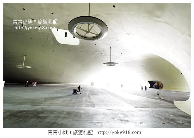 高雄新景點》衛武營國家藝術文化中心.時尚前衛的現代空間 @青青小熊*旅遊札記 高雄新景點》衛武營國家藝術文化中心.時尚前衛的現代空間 @青青小熊*旅遊札記