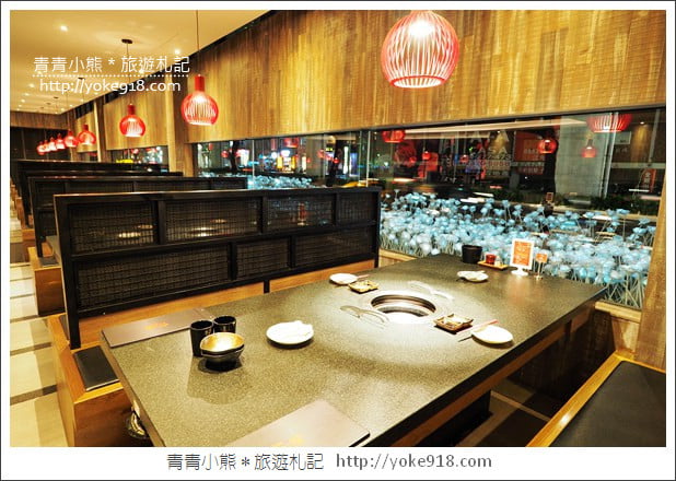 台中餐廳》花鮨日式餐廳．燒肉火鍋日式料理~一起漫步在白色玫瑰花海 @青青小熊＊旅遊札記