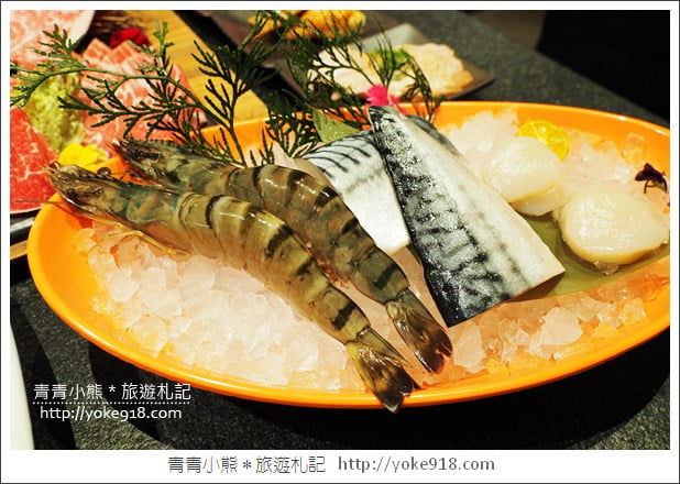 台中餐廳》花鮨日式餐廳.燒肉火鍋日式料理~一起漫步在白色玫瑰花海 @青青小熊*旅遊札記 台中餐廳》花鮨日式餐廳.燒肉火鍋日式料理~一起漫步在白色玫瑰花海 @青青小熊*旅遊札記