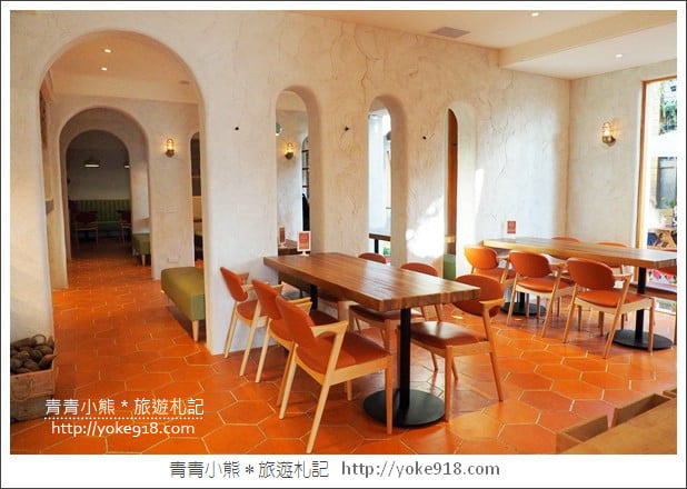 台中景點》貓門咖啡．南屯新景點~異國風建築拍照去 @青青小熊＊旅遊札記